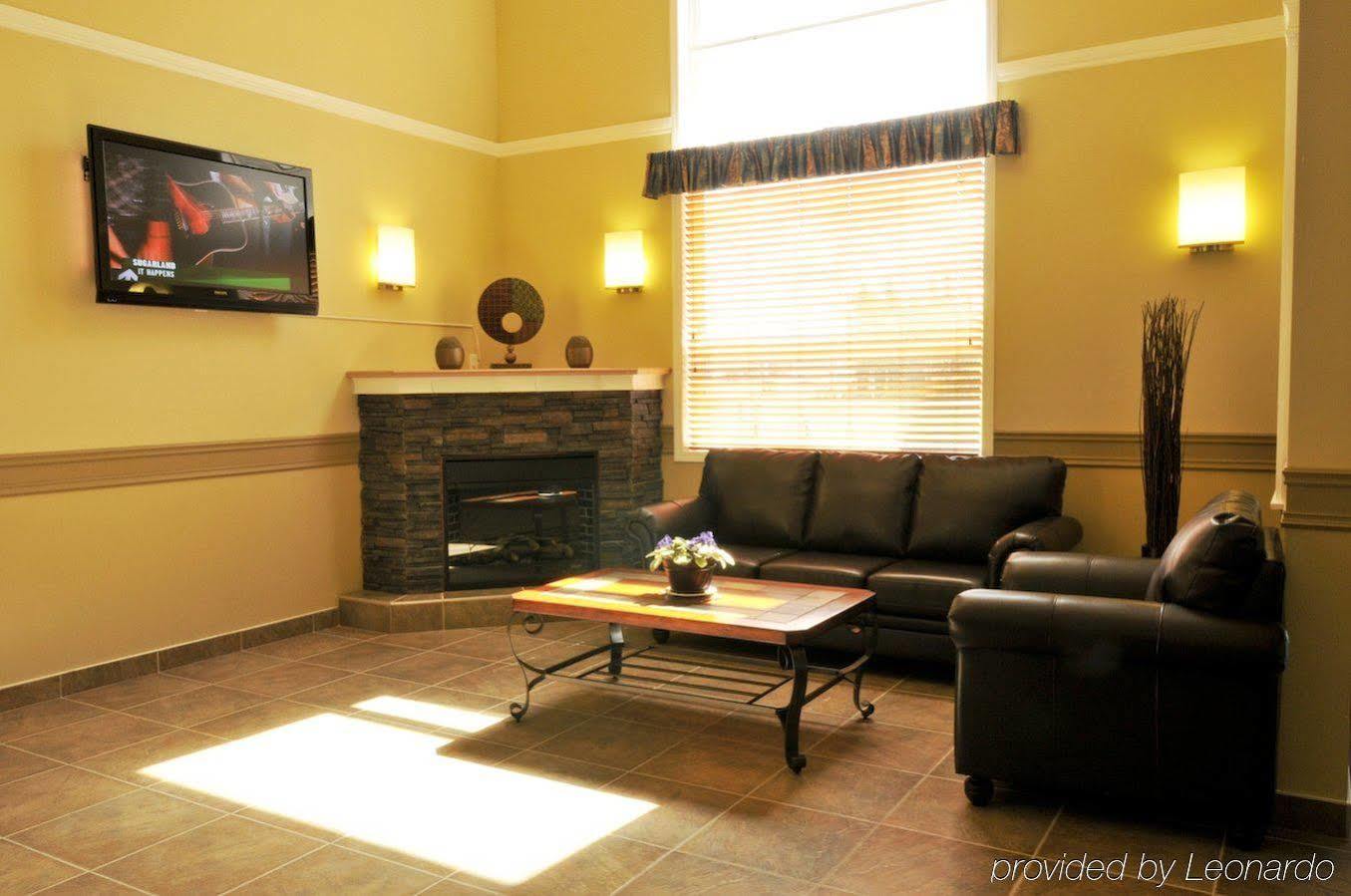 Hinton Lodge Екстериор снимка